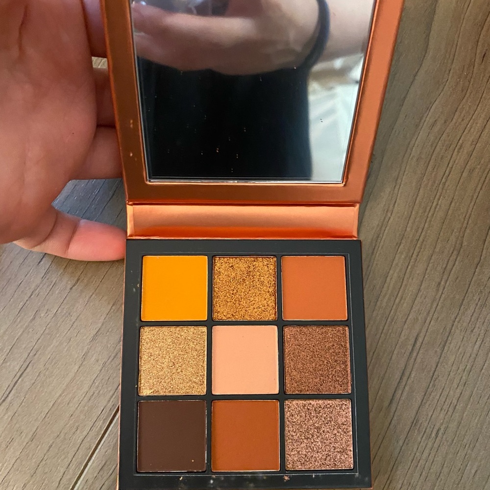 SOLD NEW Huda beauty topaz Obsessions eye pallete eyeshadow x9